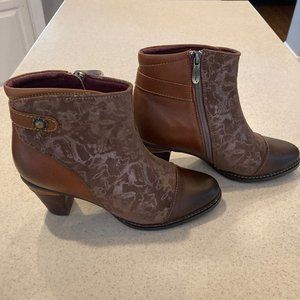 L'Artiste Boots - size 39 - never worn